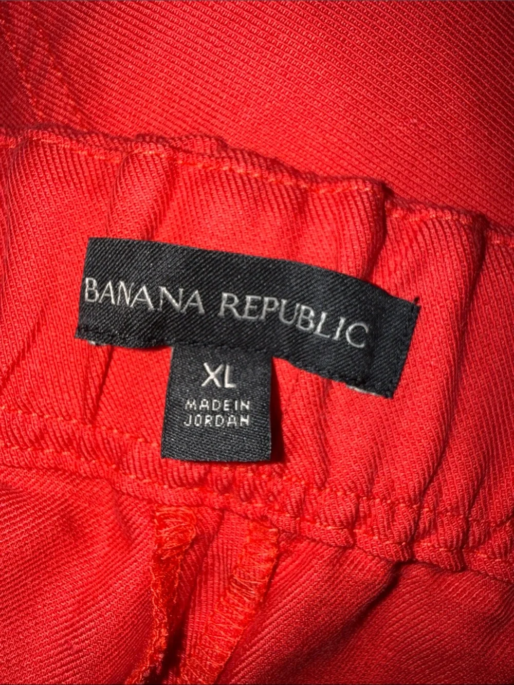 Banana Republic expertly cut